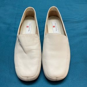 Pesáro Women’s Size 7 Cream Loafers